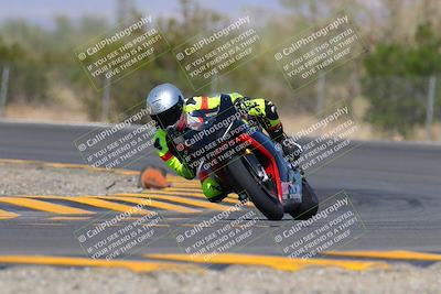 media/Oct-03-2022-Moto Forza (Mon) [[5f077a3730]]/Advanced Group/Session 3 (Turn 3)/